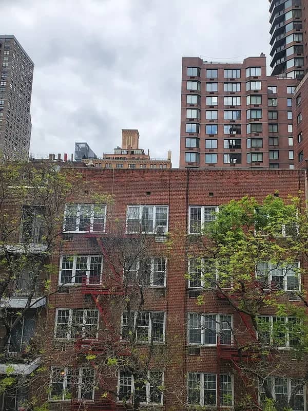 350 E 79 St