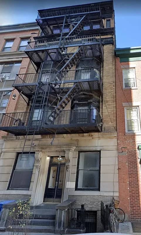 75 Pineapple Street