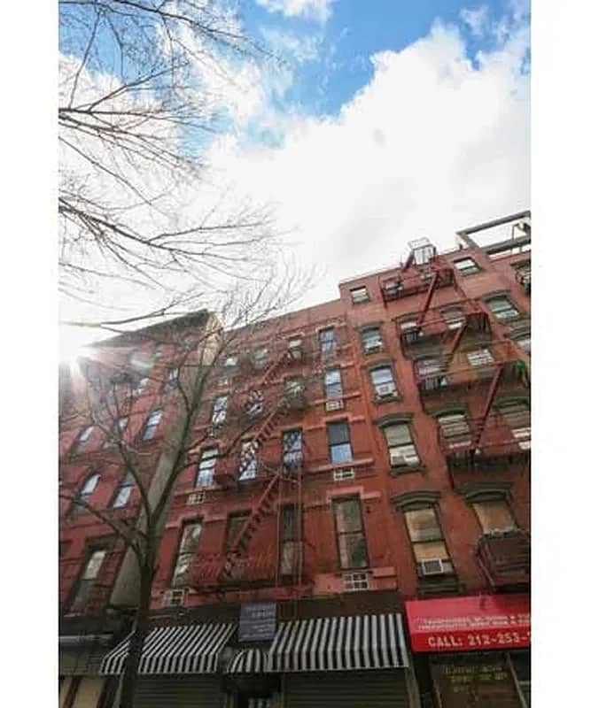 25 Clinton Street