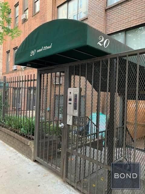 20 East 22 Street