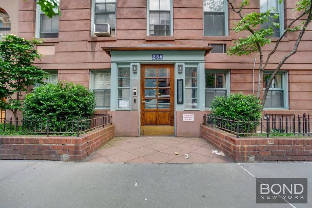 256 West 21 Street