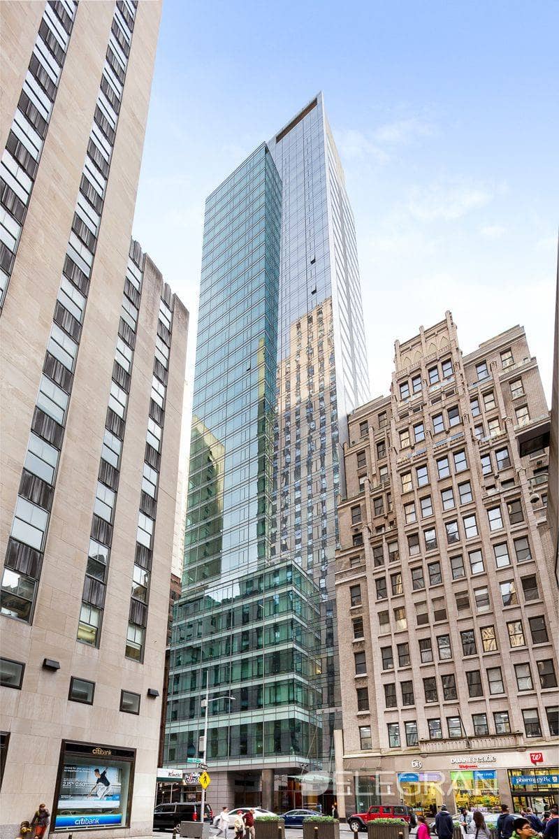 18 W 48 St