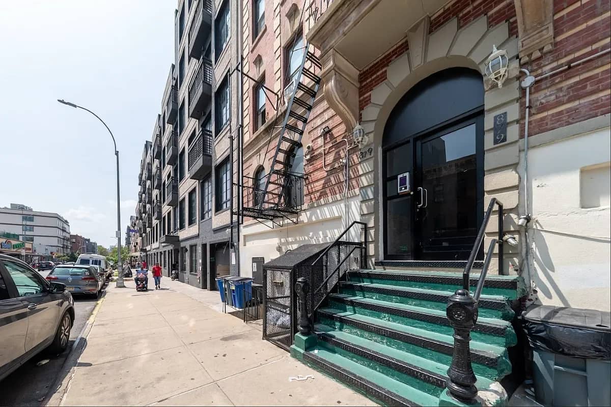 879 Dekalb Avenue