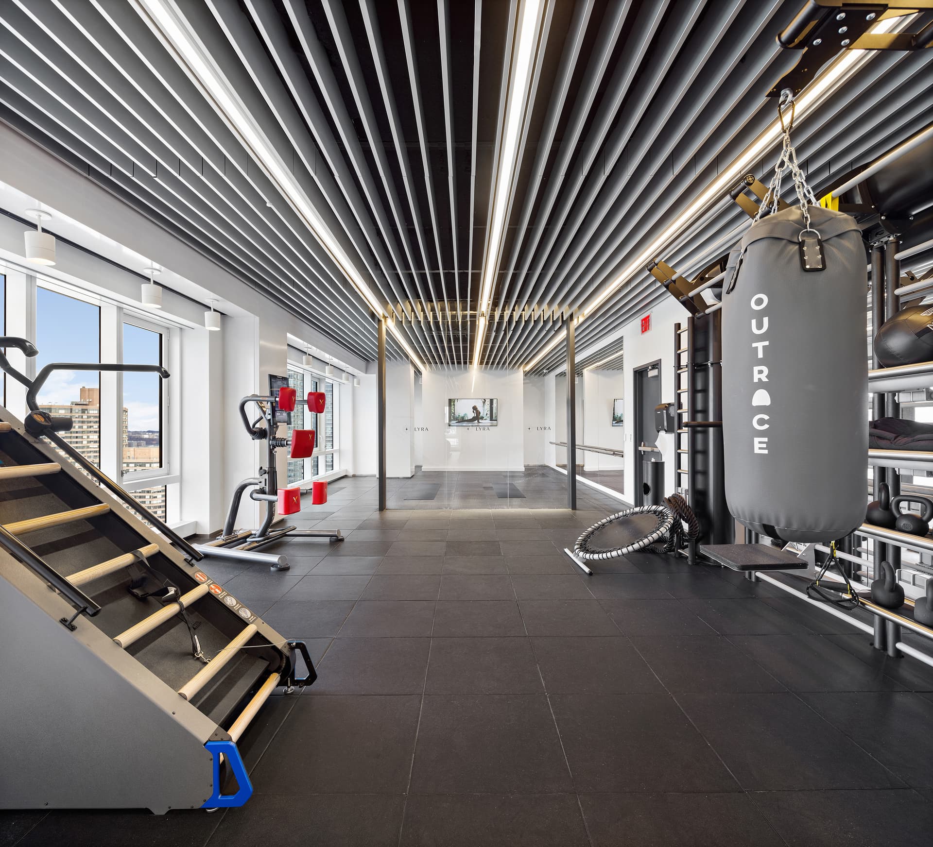 555 W 38 St #2203, Manhattan, NY 10018 1