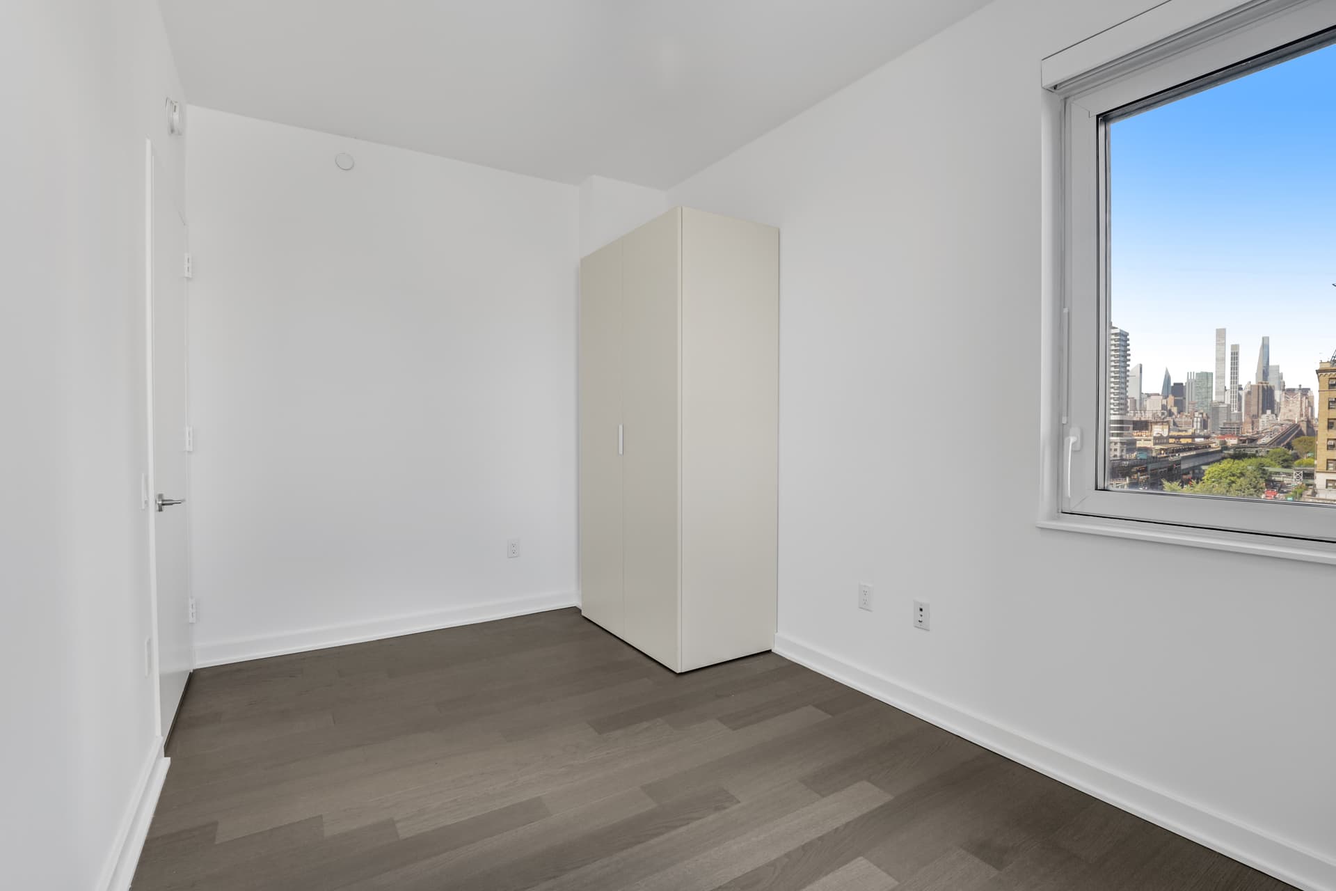 AltaLIC 29-22 Northern Boulevard #1211A, Queens, NY 11101 1