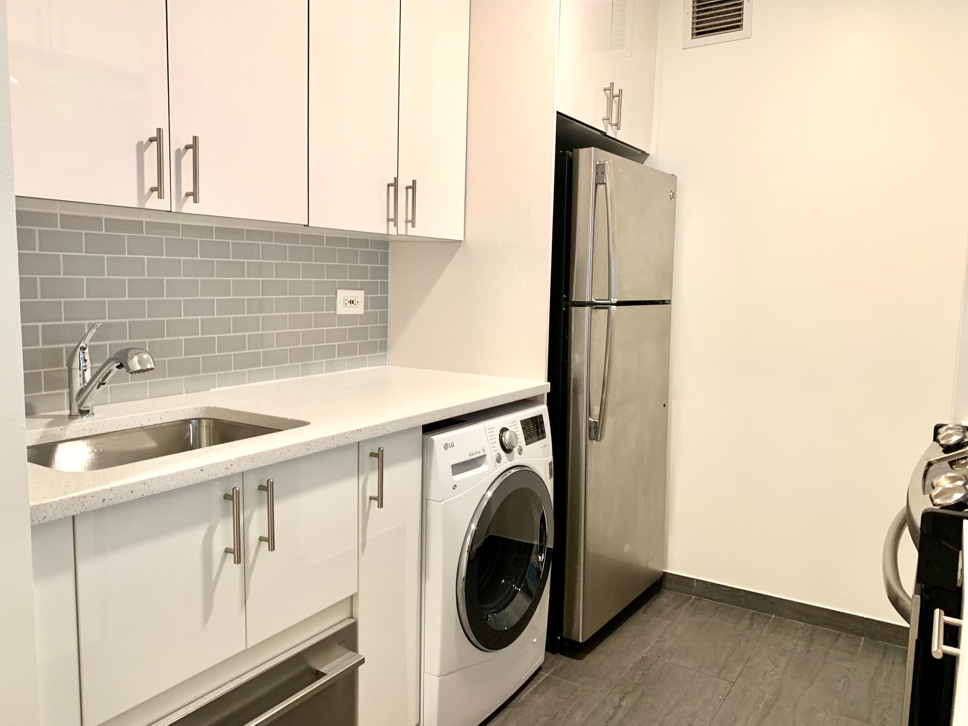 520 West   43 Street #9D, Manhattan, NY 10036 1