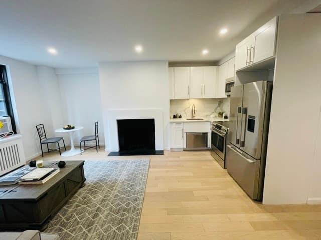 160 East 48 Street #6F-1, Manhattan, NY 10017 1