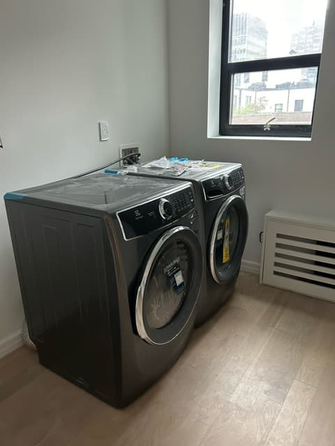 160 East 48 Street #PHU-3, Manhattan, NY 10017 1