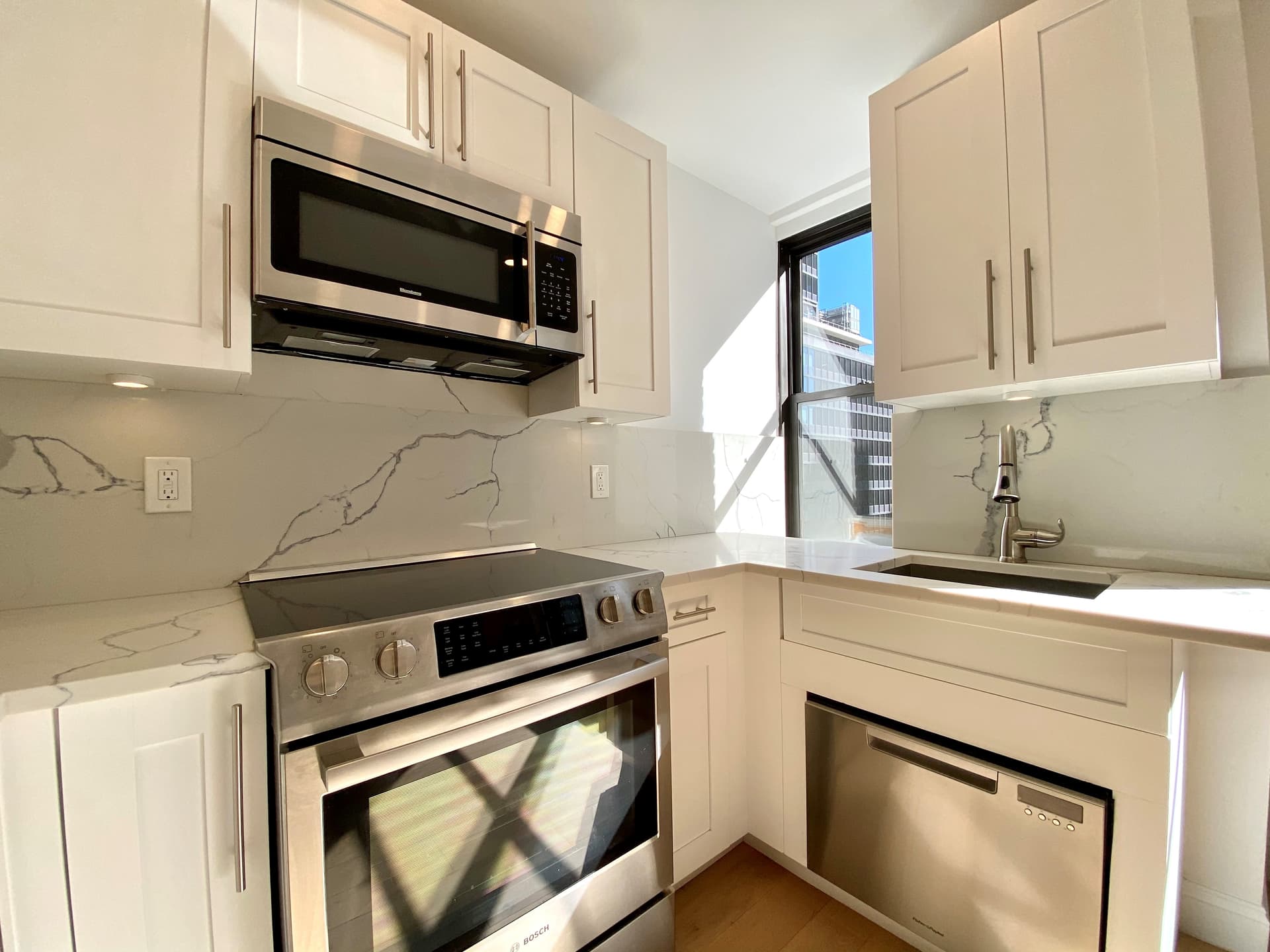 160 East 48 Street #11G-2, Manhattan, NY 10017 - Image 1