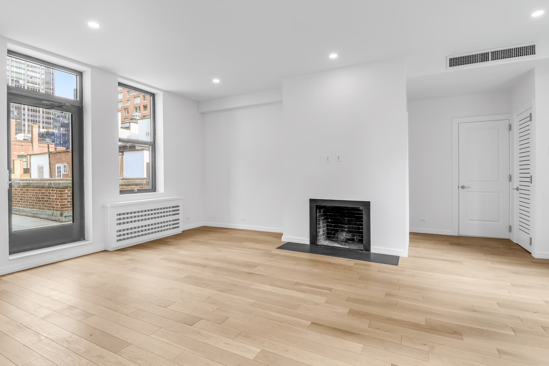 160 East 48 Street #PHQ-1, Manhattan, NY 10017 1