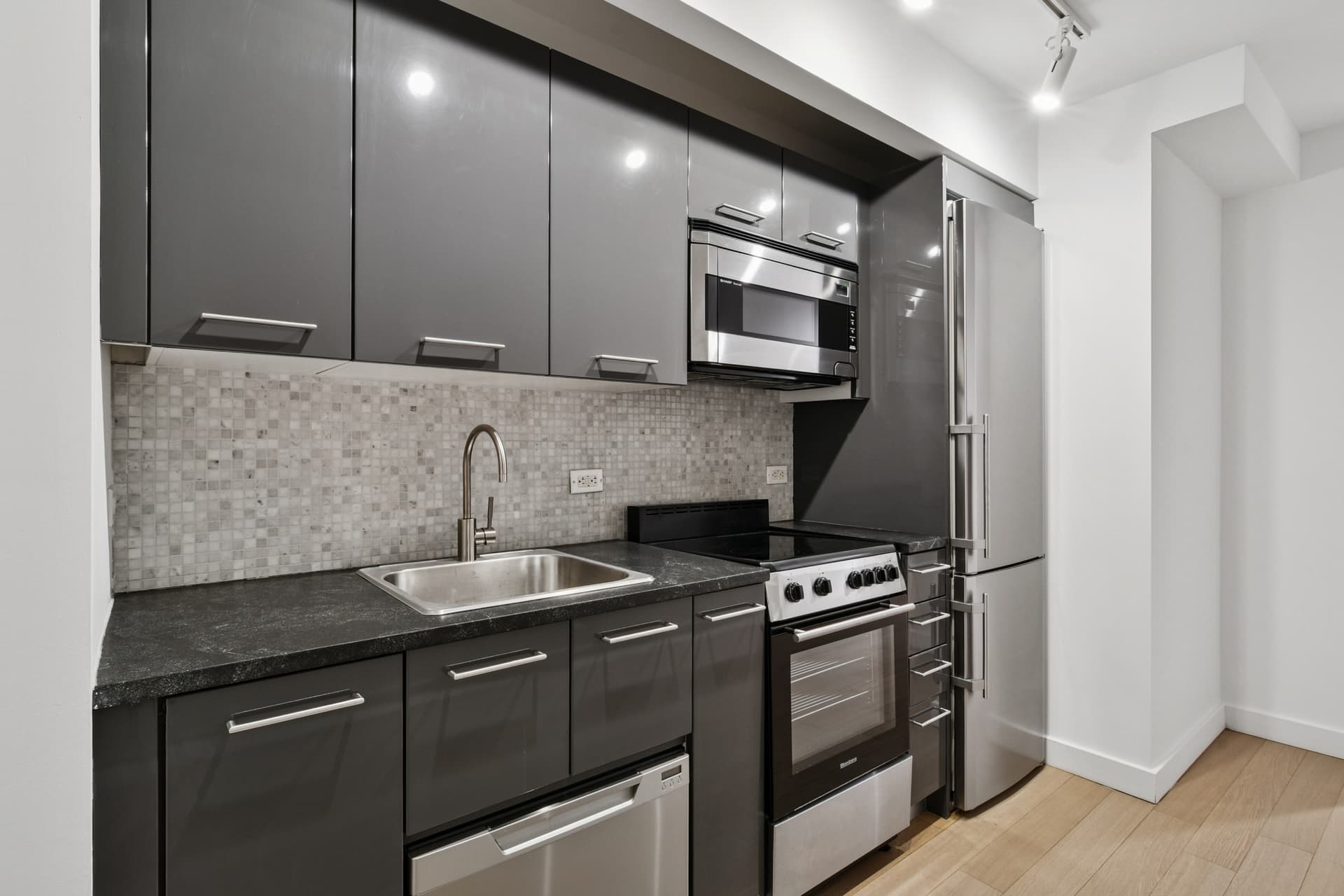 Twenty Exchange 20 Exchange Place #9-18, Manhattan, NY 10005 1