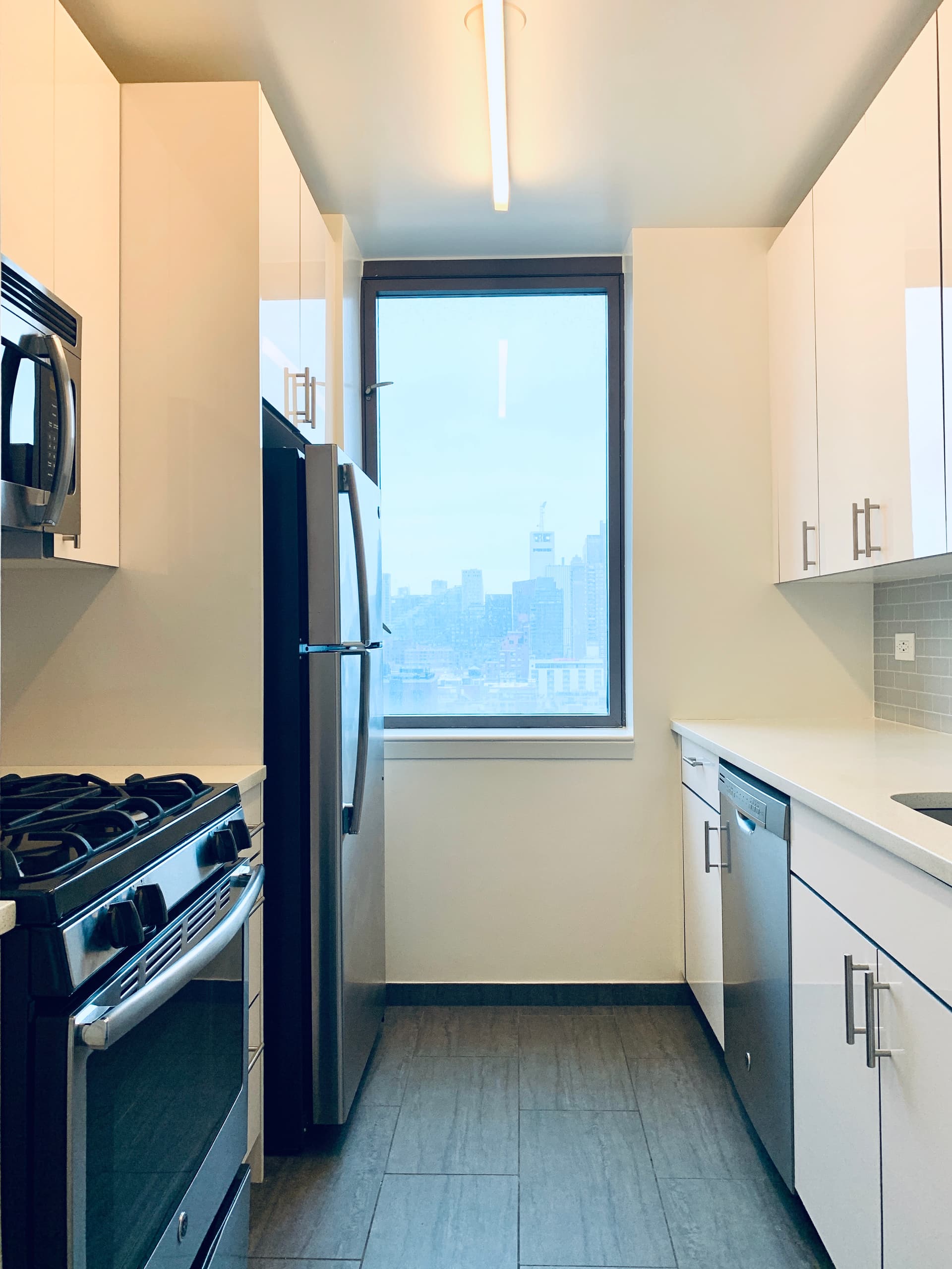 520 West   43 Street #27D, Manhattan, NY 10036 1