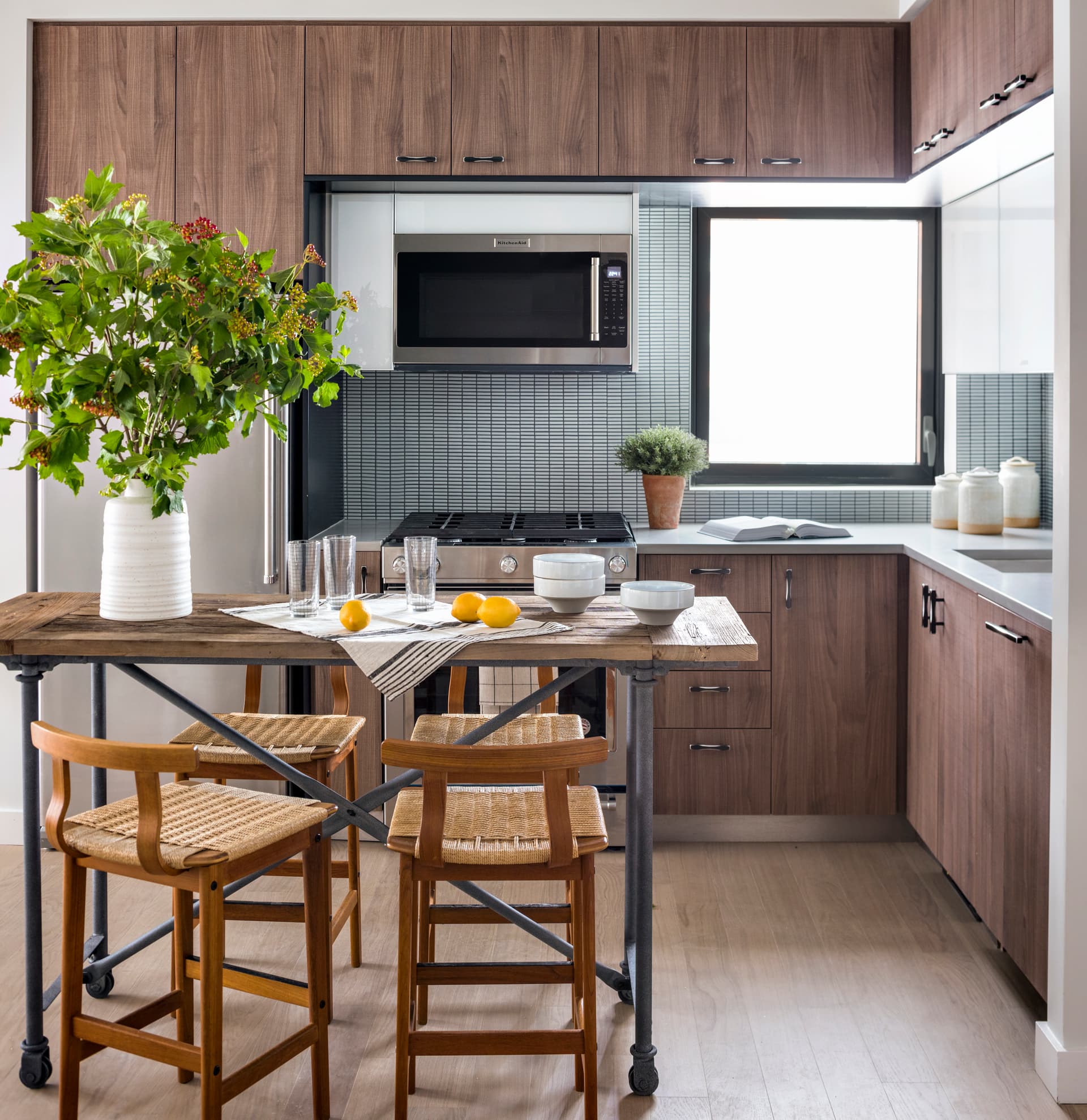 44-28 Purves Street #7L, Queens, NY 11101 - Image 1