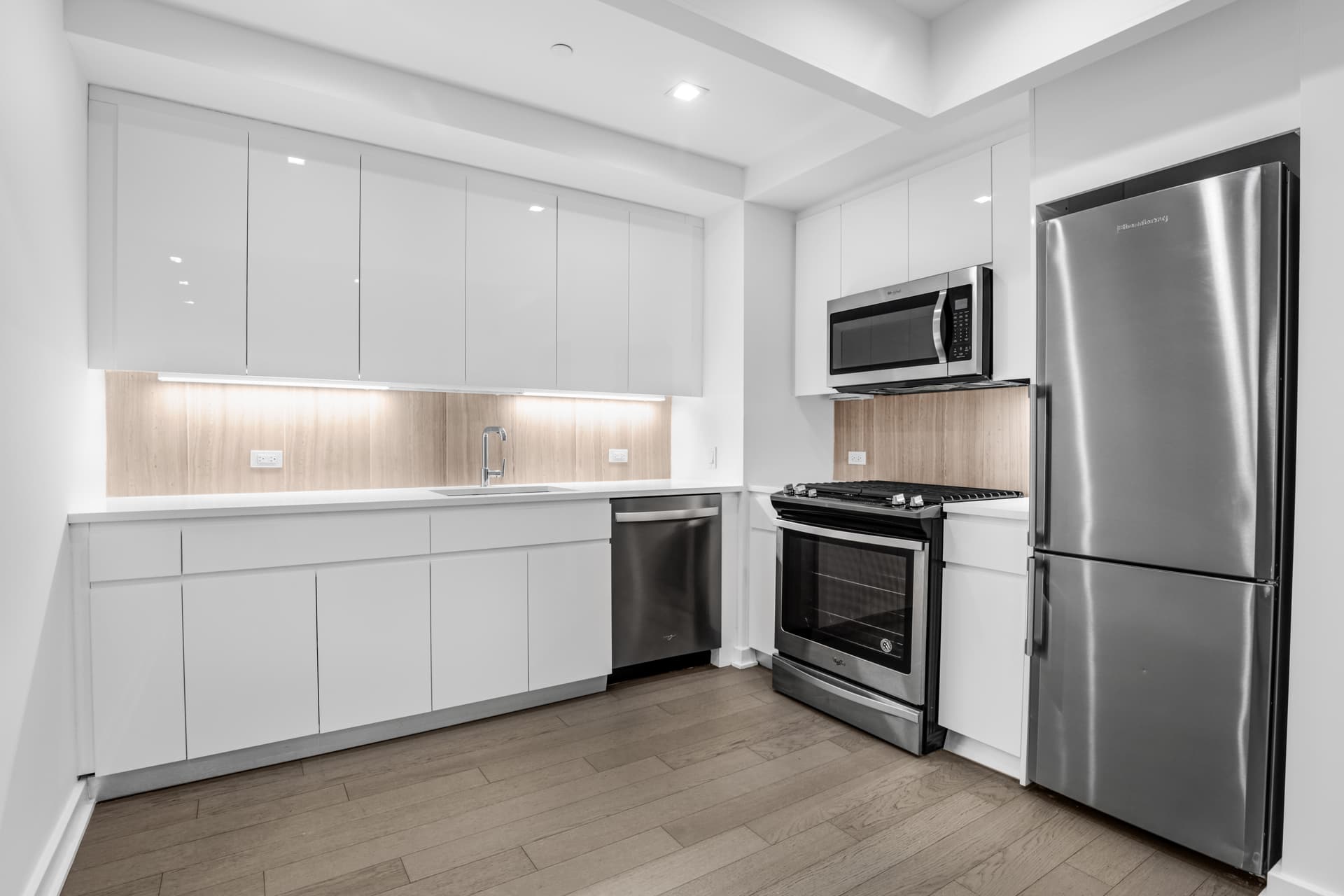 AltaLIC 29-22 Northern Boulevard #1505A, Queens, NY 11101 1