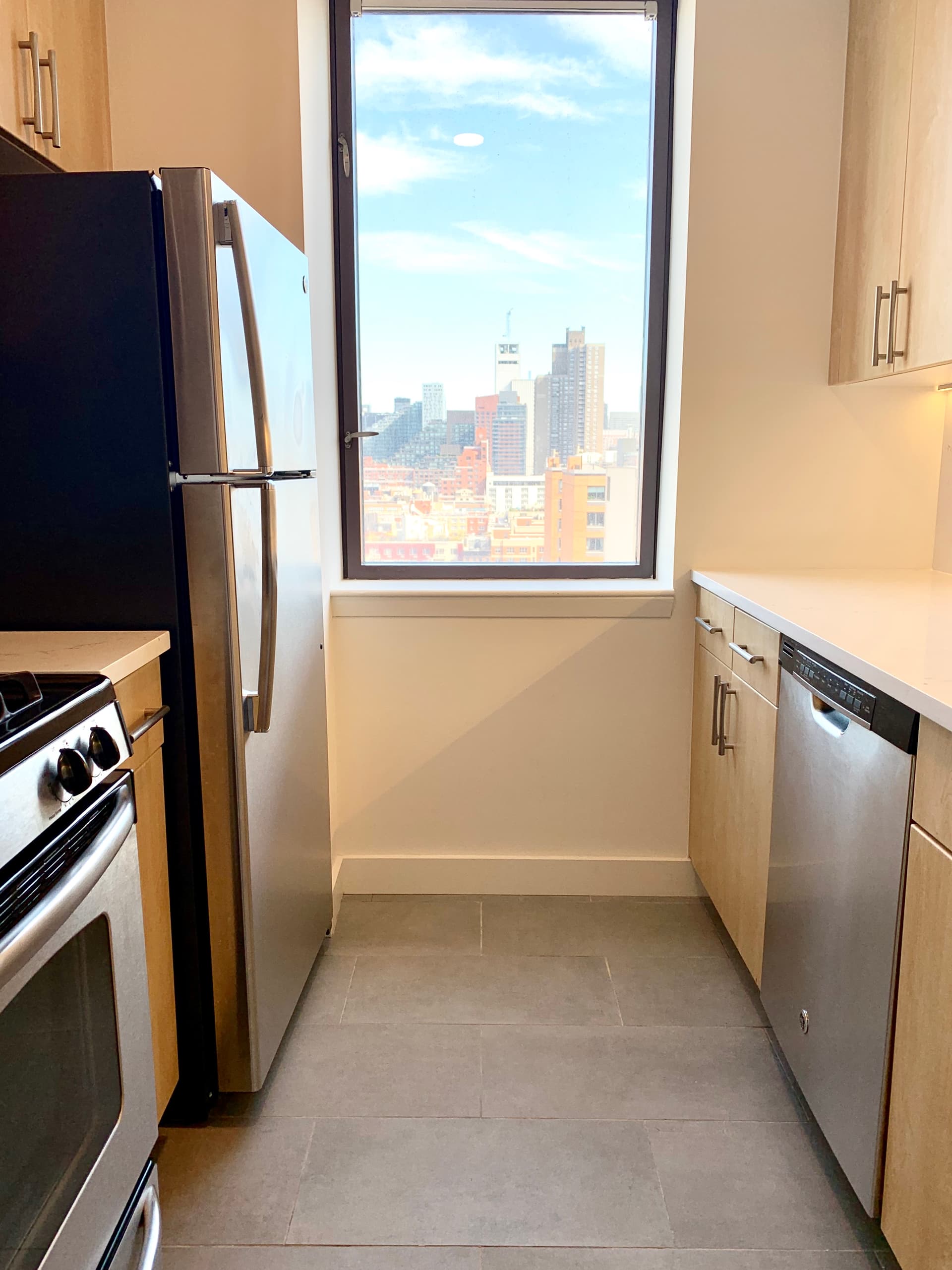 520 West   43 Street #25B, Manhattan, NY 10036 1