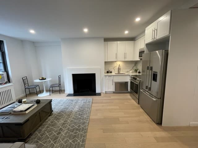 160 East 48 Street #6F, Manhattan, NY 10017 1