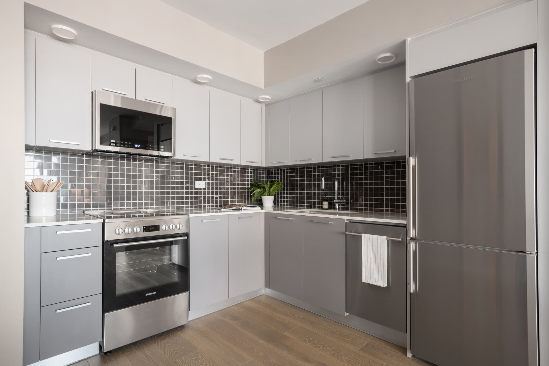 15 Bridge Park Drive #4M, Brooklyn, NY 11201 - Image 1