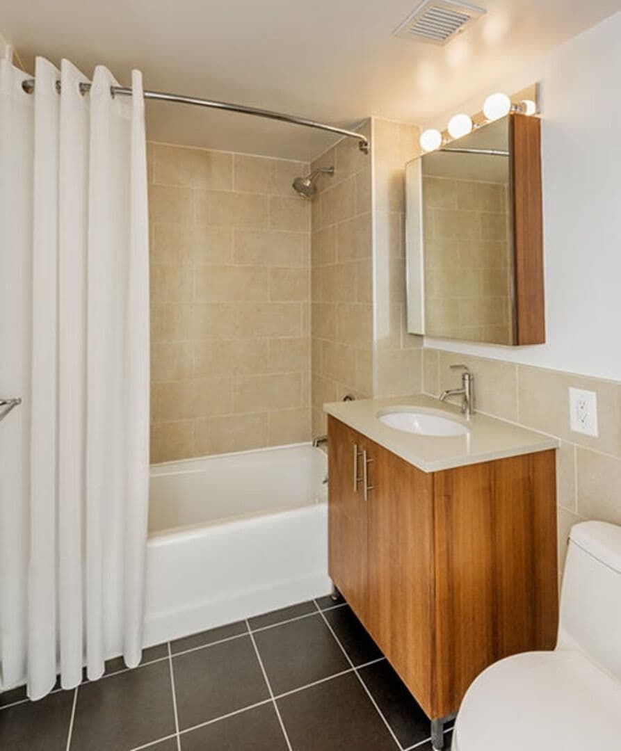 26-38 21 Street #1D, Queens, NY 11102