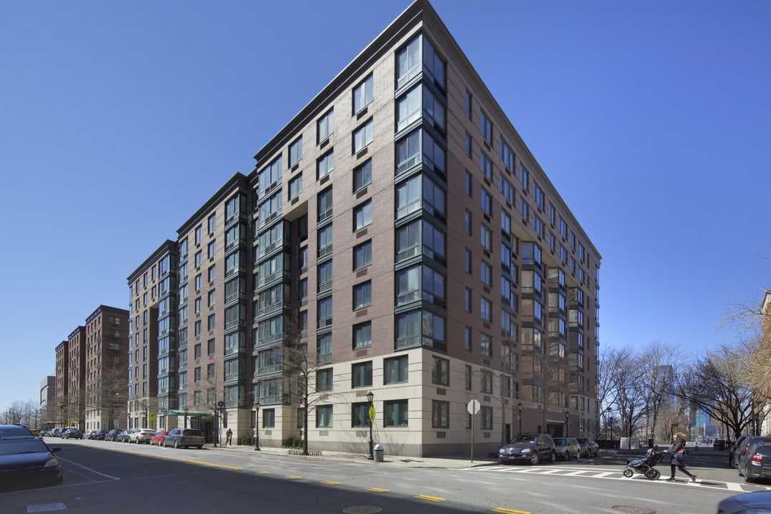 70 Battery Place #912, Manhattan, NY 10280 1