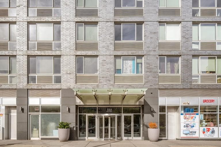 Building photo 4