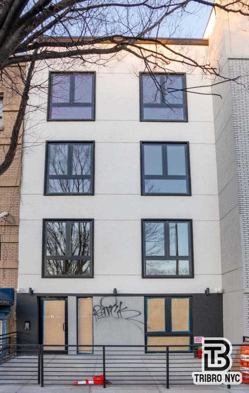 Building photo 10
