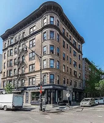 Building photo 19