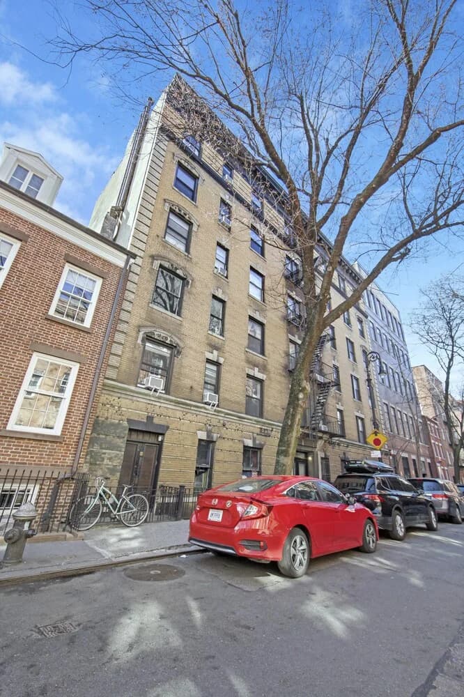 Building photo 15