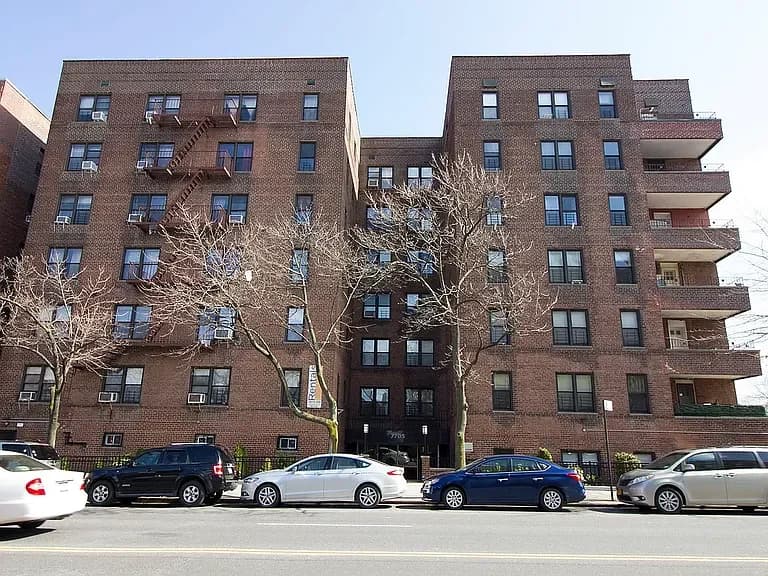 Building photo 29