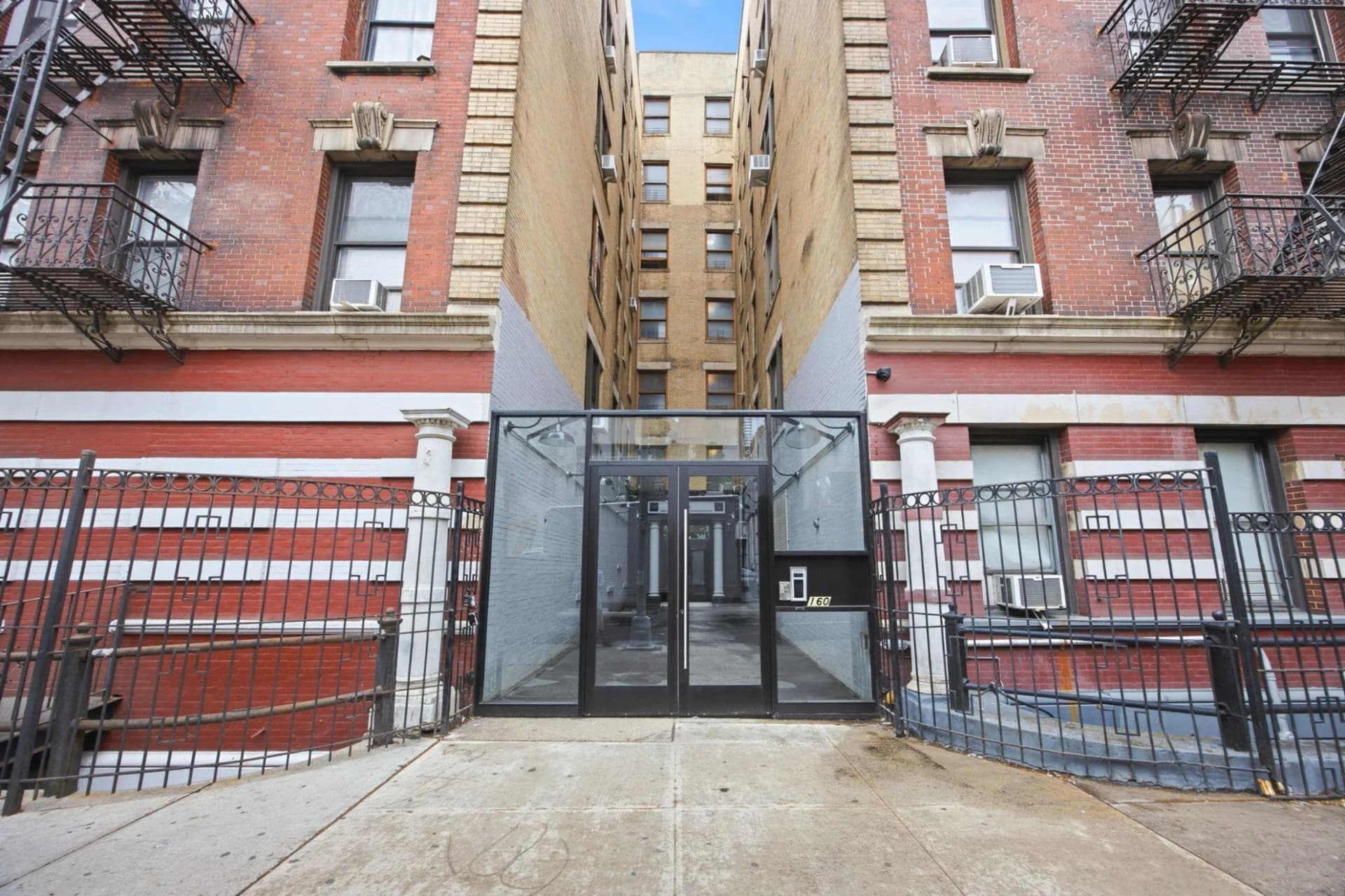 Building photo 4