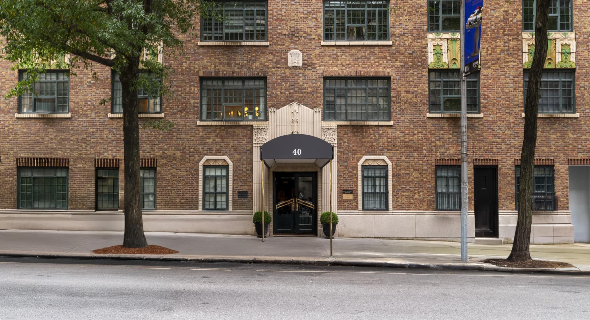 Building photo 4