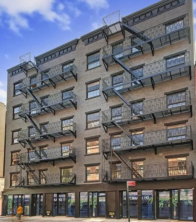 Building photo 6