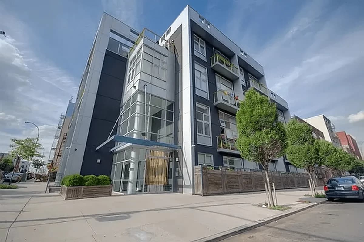 Building photo 14