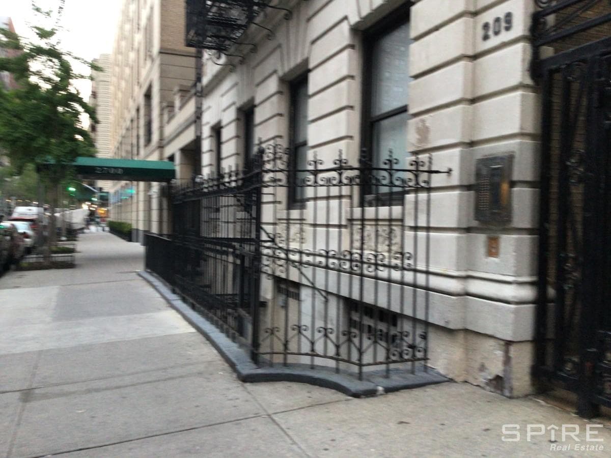 Building photo 3