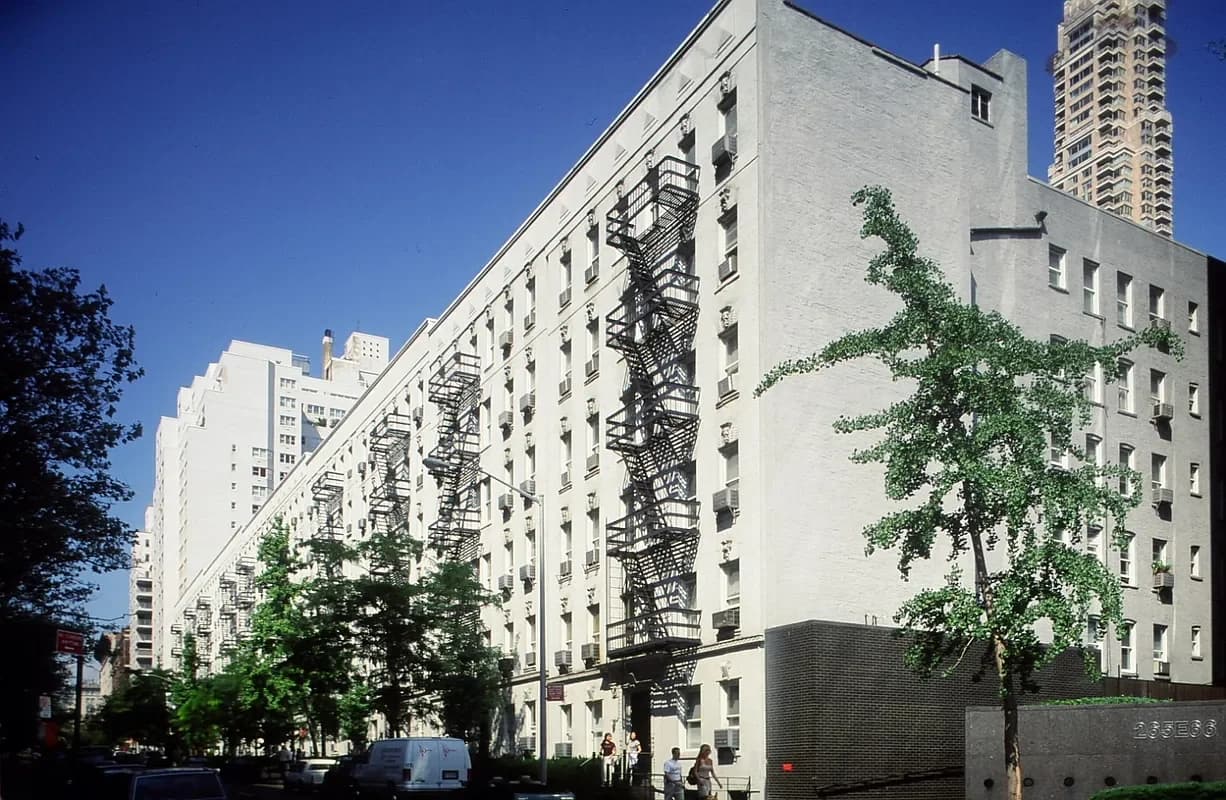 Building photo 6