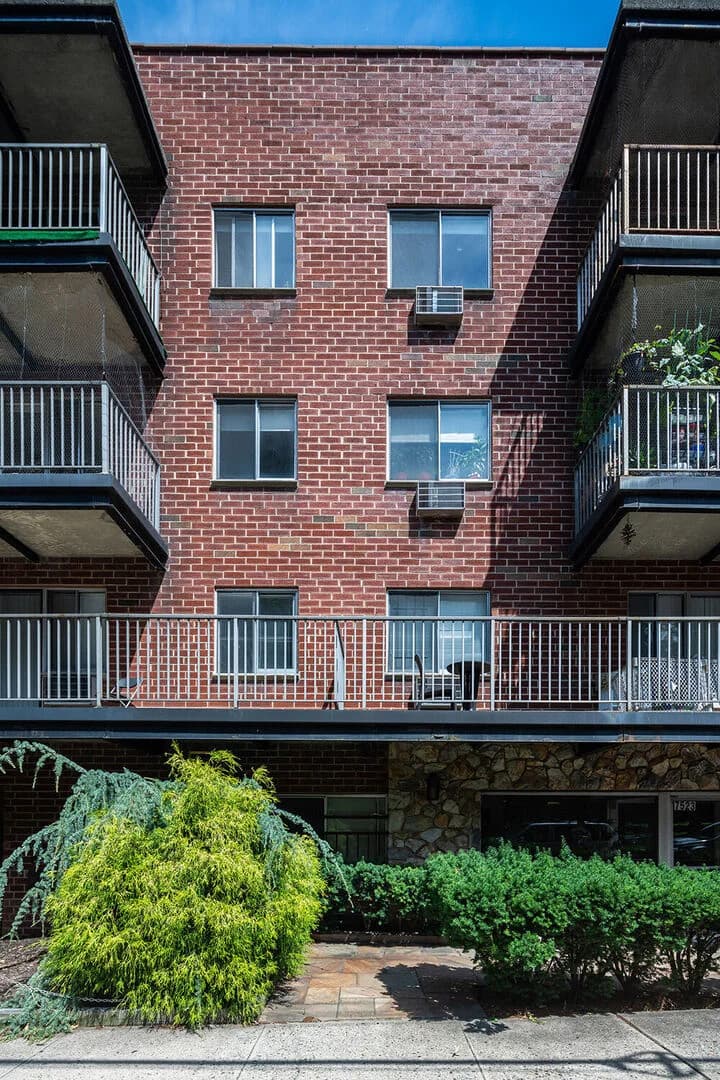 Building photo 5