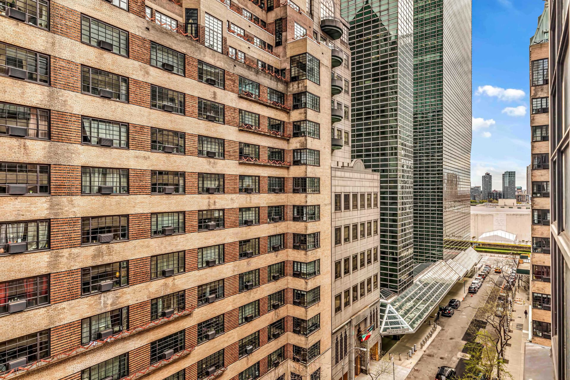 Building photo 44