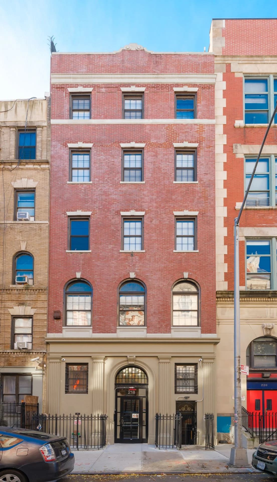 Building photo 16