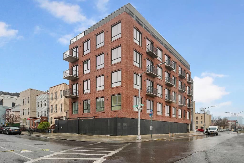 Building photo 2