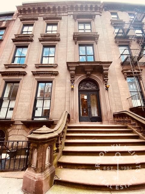Building photo 2