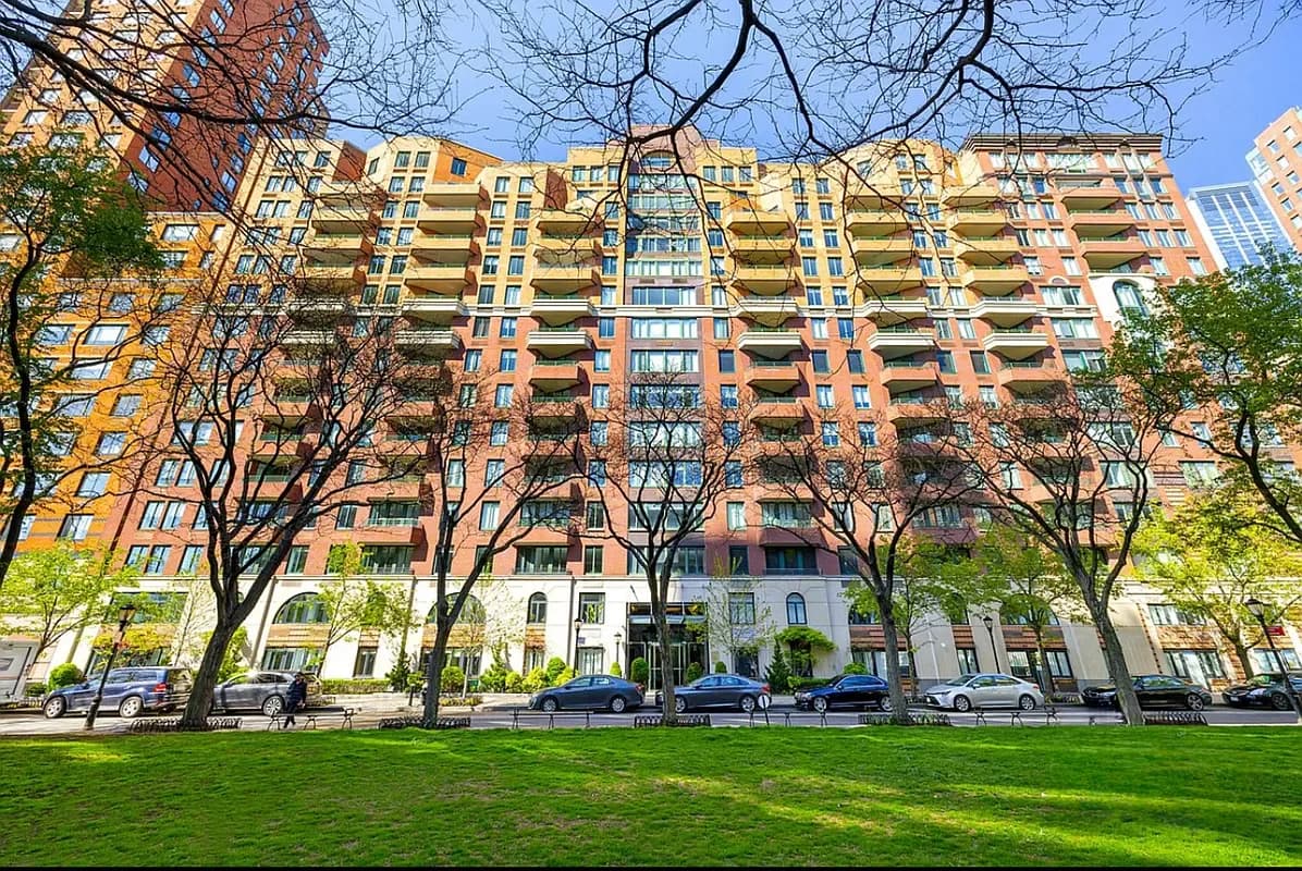 Building photo 8
