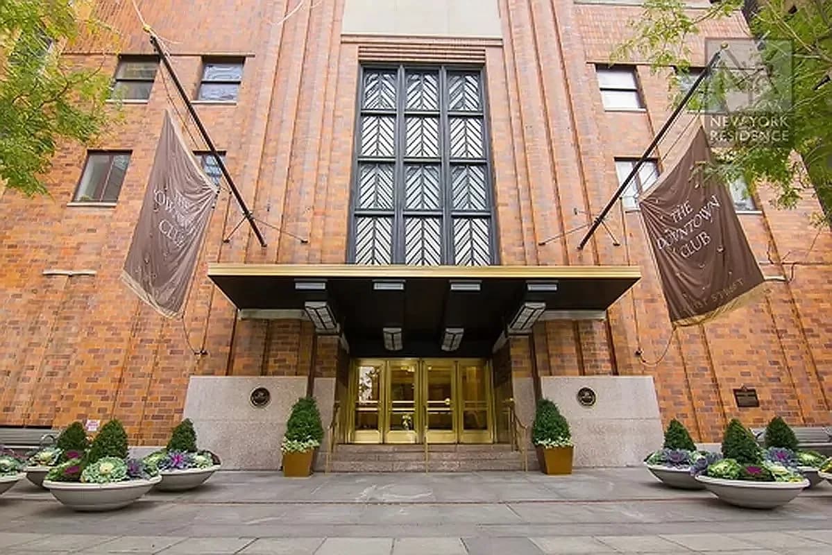 Building photo 6