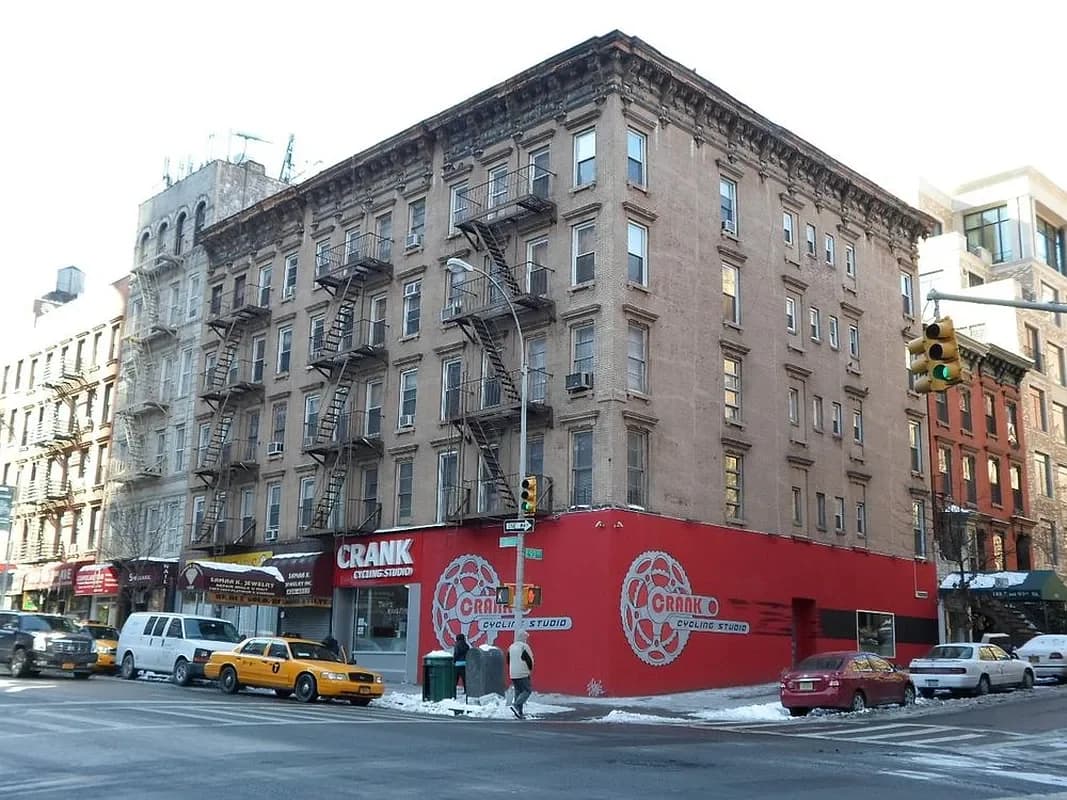 Building photo 12