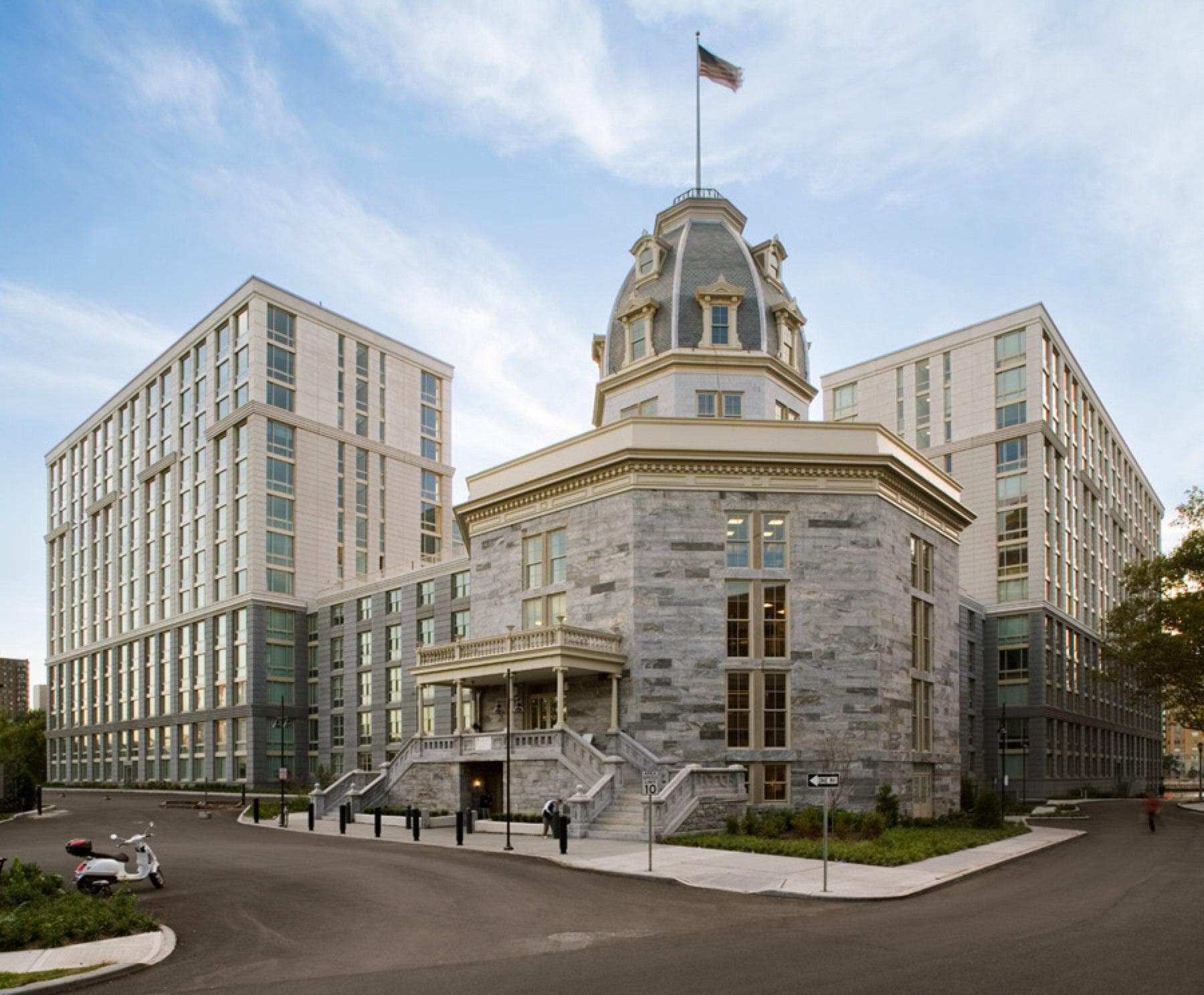 Building photo 6