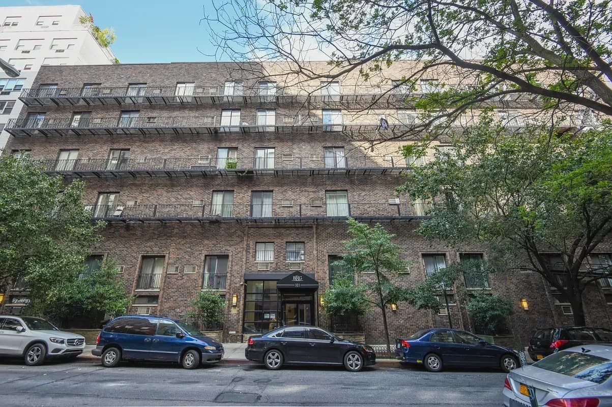321 East 22 Street