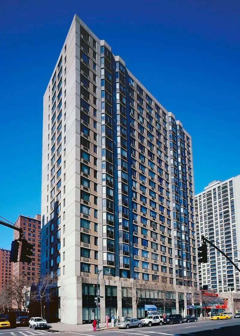 Building photo 4