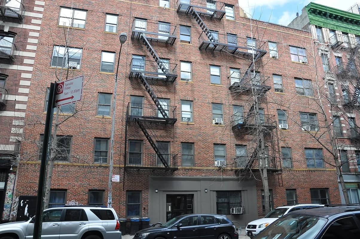 Building photo 3