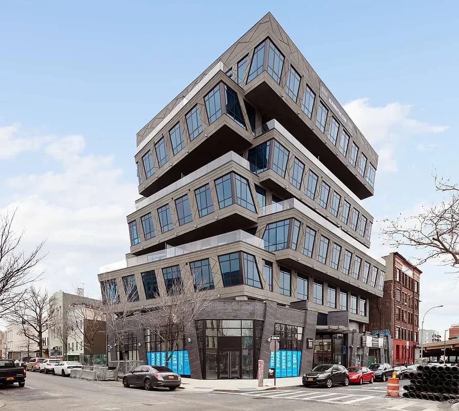 Building photo 4