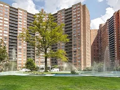 Building photo 10