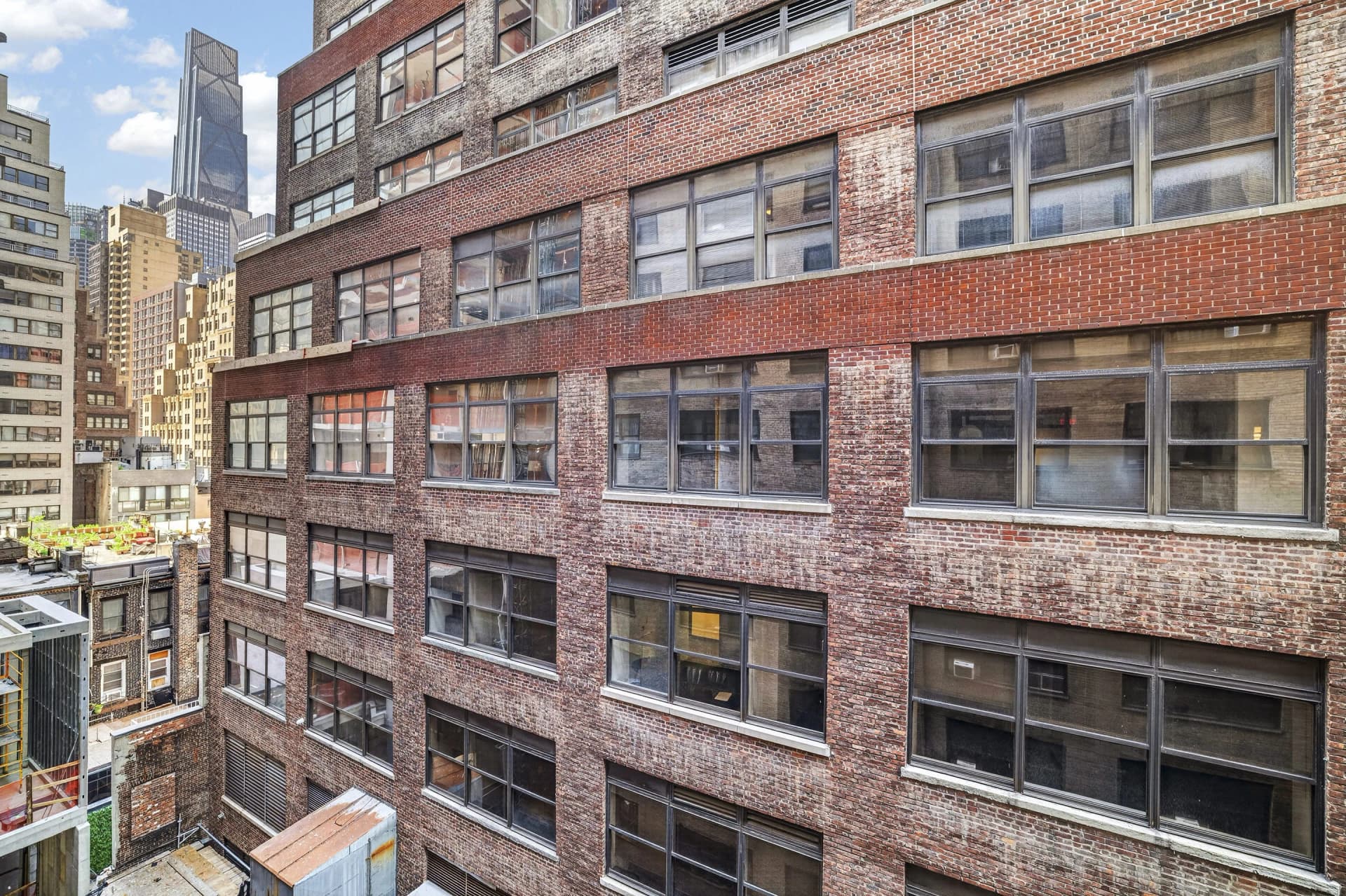 Building photo 45
