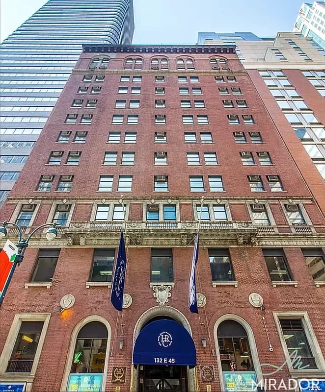 Building photo 4